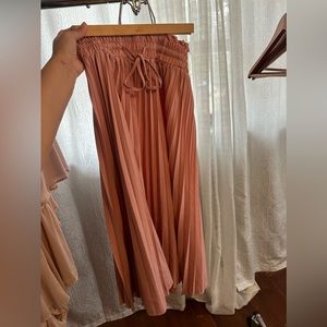 MIDI PLEATED SKIRT